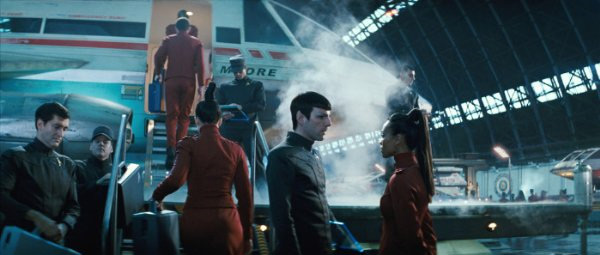 , Star Trek XI – Hochglanz-Reise zu den (explodierenden) Sternen